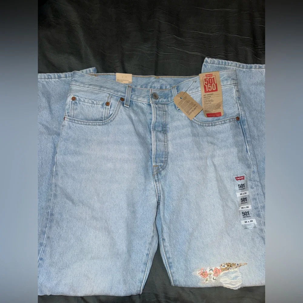 Levis 501 150th Jeans Mens 30x30 Light Wash Blue Button‎ Fly Floral Denim Pants